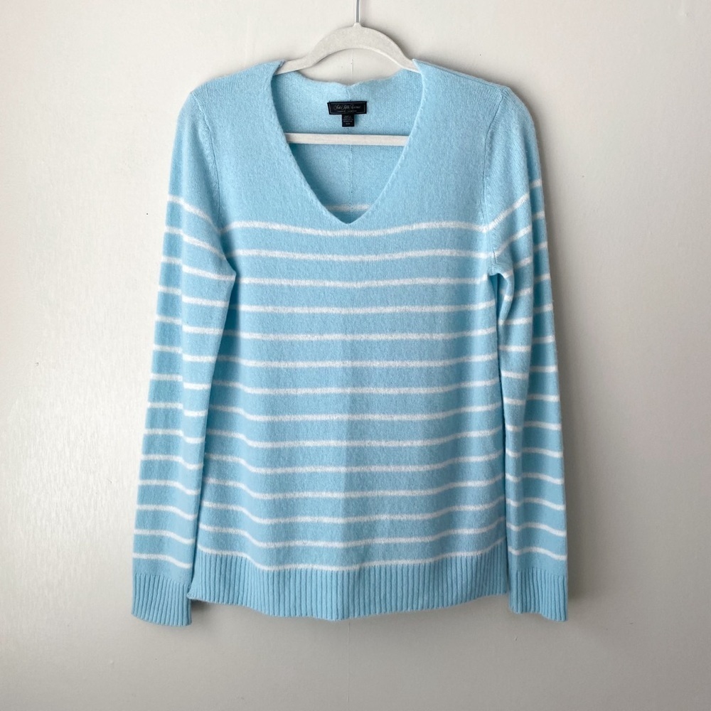 Saks Fifth Avenue 100% Cashmere Baby Blue Striped V Neck Pullover Sweater Medium